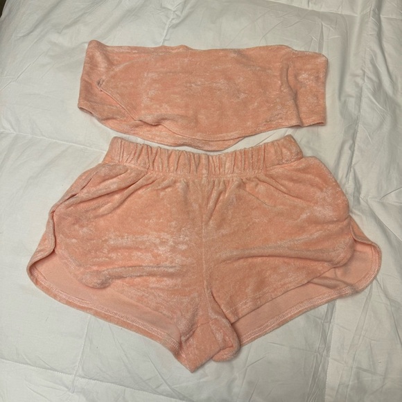 Saffiyyah Paul Custom Towel Set - Picture 1 of 5